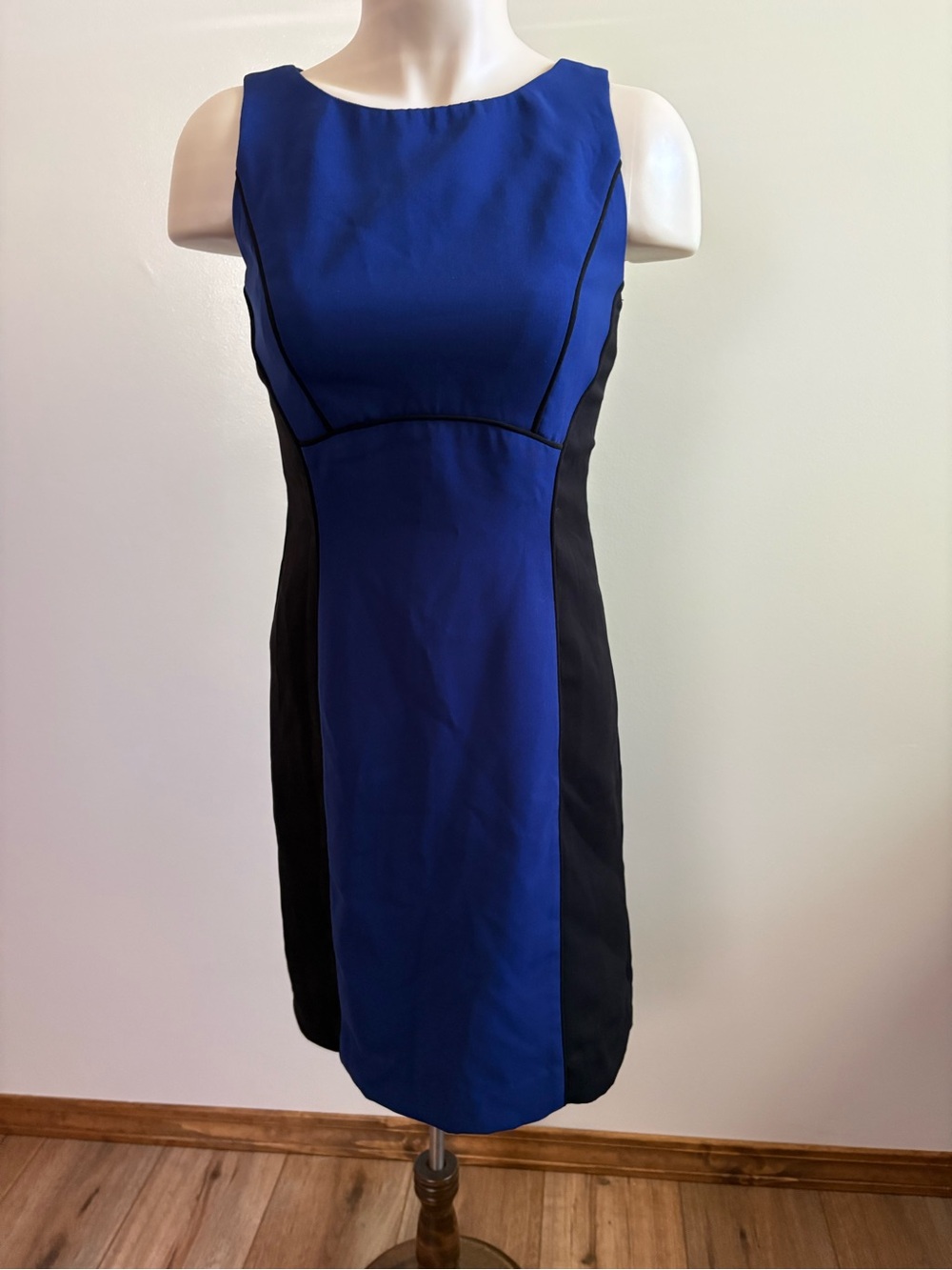 Shoshanna Sleeveless Blue Black Colorblock Panel Structured Sheath Dress 4